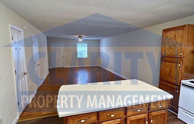 3 beds, 1.5 baths, $1,200, Unit Apt 1