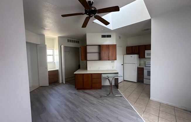 Studio, 1 bath, 432 sqft, $895, Unit 64