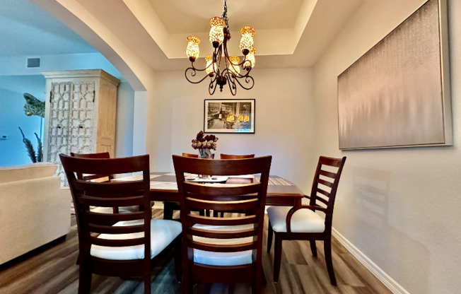 1335 MARIPOSA CIR