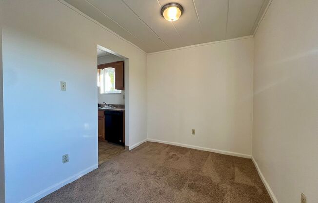 2 beds, 1 bath, $1,045, Unit A-06