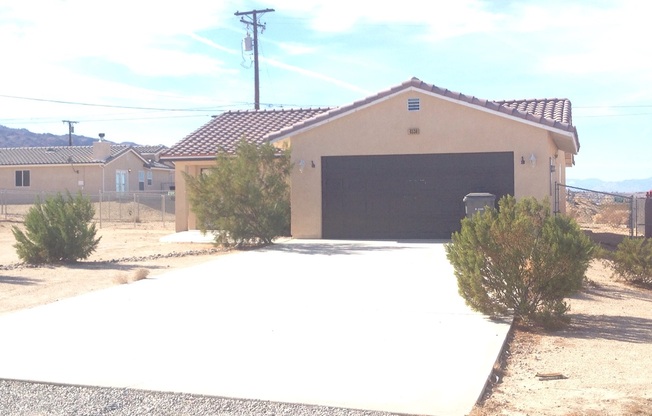 3 beds, 2 baths, $1,400