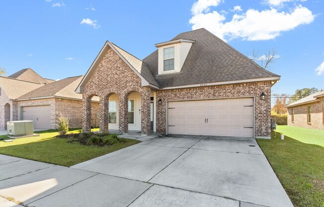 4 Bedroom House In Hunters Trace!Available July 2025