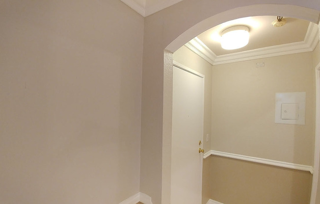 2 beds, 2 baths, 910 sqft, $2,595, Unit 209