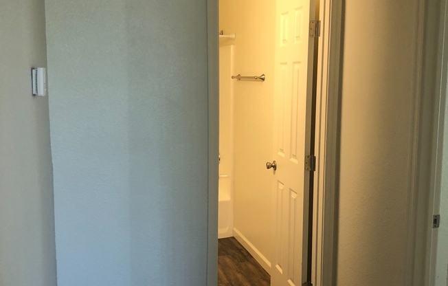 1 bed, 1 bath, 650 sqft, $1,195, Unit 225