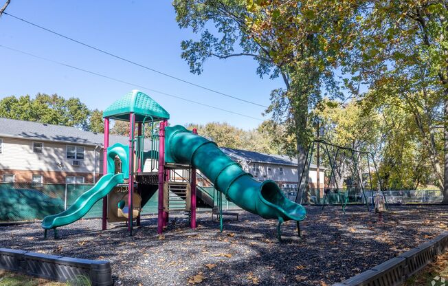 1 bed, 1 bath, 575 sqft, $2,345