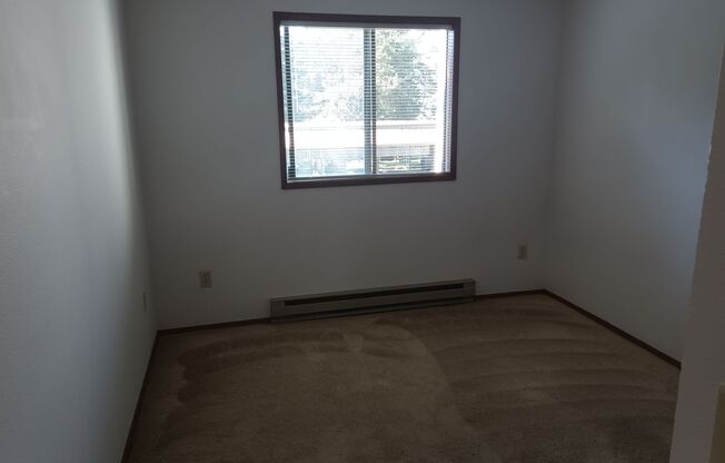 2 beds, 1 bath, 900 sqft, $1,150, Unit 204