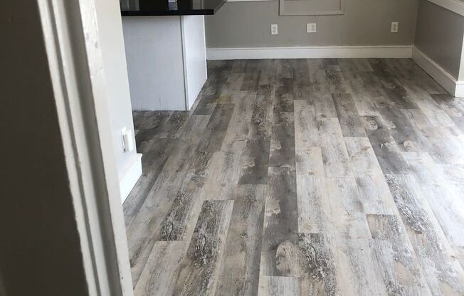 Cozy 2 Bed 2 Bath - AVAILABLE NOW!