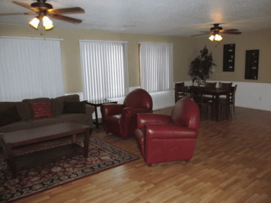 2 beds, 1 bath, 914 sqft, $1,429, Unit 1-202