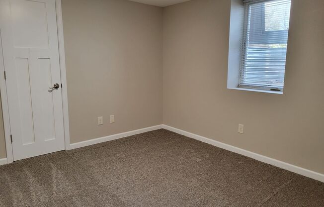 2 beds, 1 bath, $1,200, Unit Apt #2