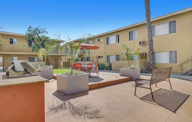 Capistrano Gardens Exterior of Apartment building