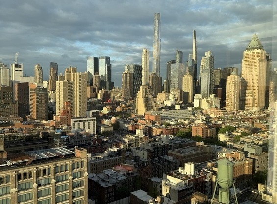 550 W 45th St