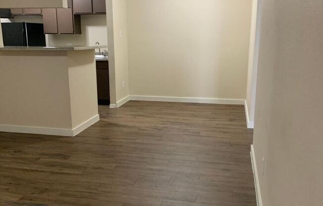 1 bed, 1 bath, 703 sqft, $875, Unit 1911