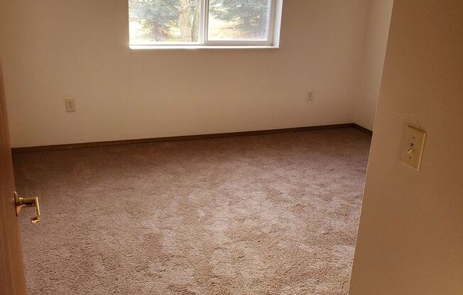 2 beds, 1 bath, 1,010 sqft, $1,269, Unit PL   4103