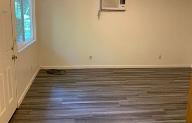 1 bed, 1 bath, 630 sqft, $1,065, Unit 3