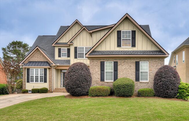 5 Bed/3 Bath home with Primary Bedroom & additional bedroom on the Main Floor