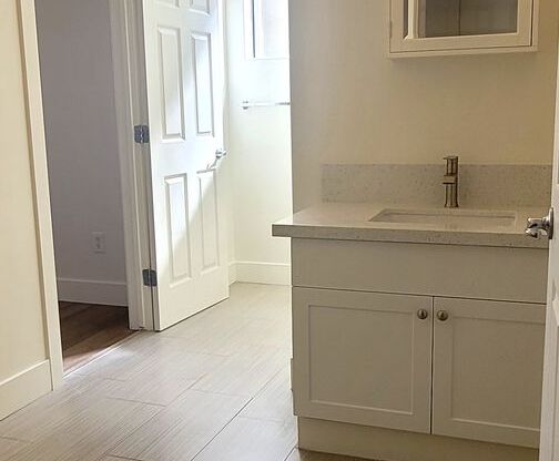 2 beds, 2 baths, 1,080 sqft, $1,950, Unit M1