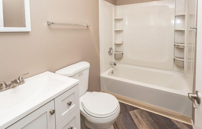 2 beds, 1.5 baths, 1,100 sqft, $1,355, Unit 40-1740