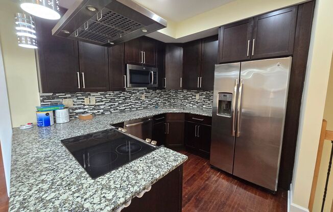 Bright 2 bed 2 bath available now