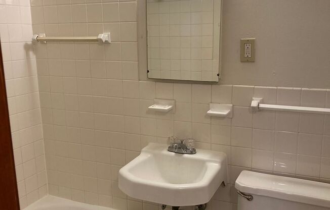 1 bed, 1 bath, $999, Unit 3850-021