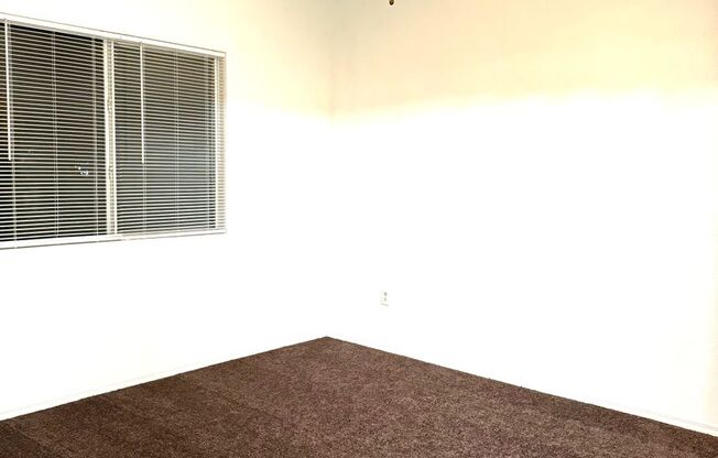 2-bedroom unit with a Pool View!!