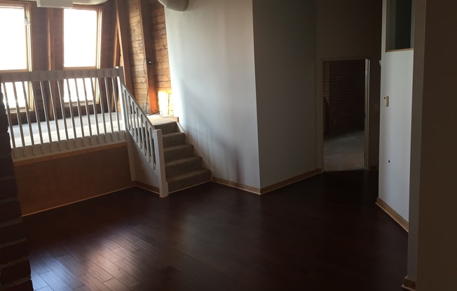 2 beds, 2 baths, 980 sqft, $1,999, Unit 1013