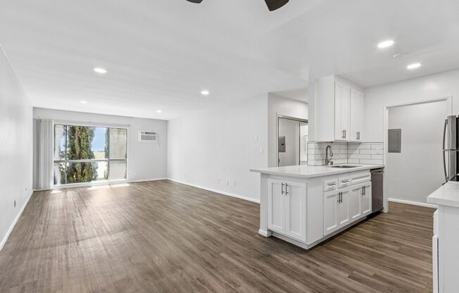 1 bed, 1 bath, 695 sqft, $1,798, Unit 402