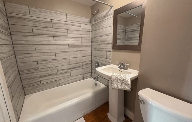 2 beds, 2 baths, 850 sqft, $1,050, Unit 1729 K Street - 4