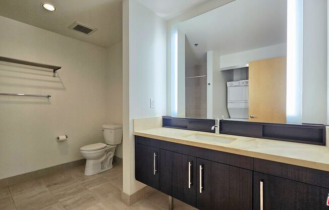 1 bed, 1 bath, 870 sqft, $2,750, Unit 1005