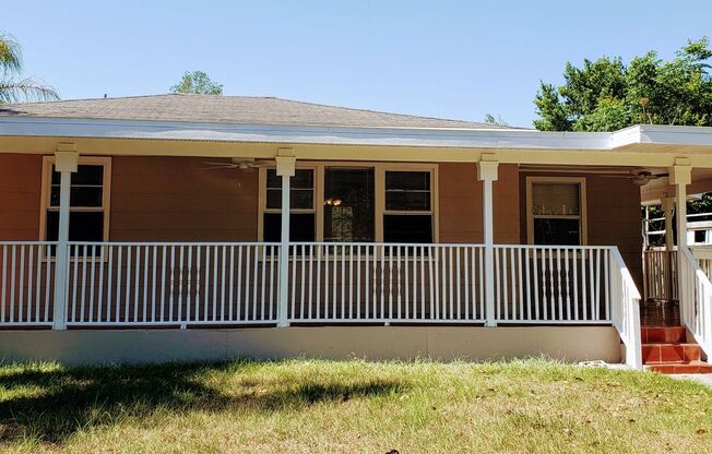 Charming 2 Bedroom/ 1 Bathroom Home with Detached Garage - Near Downtown Orlando!