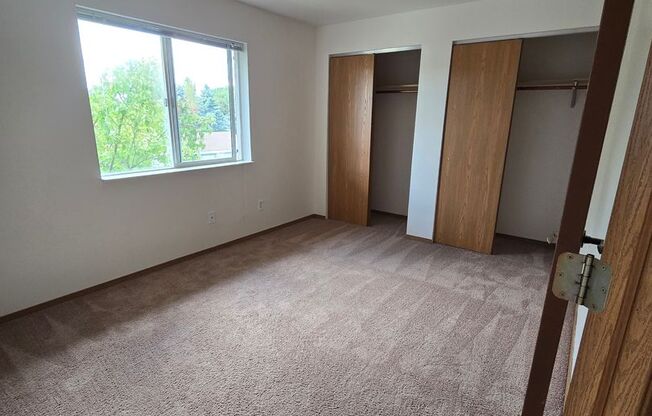 2 beds, 1 bath, 856 sqft, $1,269, Unit PL   7605