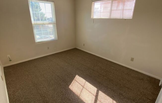 Beautiful 2 Story Town Home Located off of Telshor Area