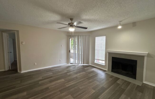 1 bed, 1 bath, $1,318, Unit 825