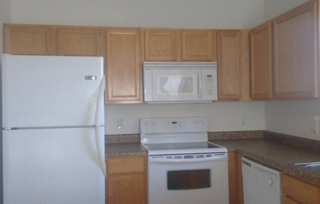1210 WALNUT AVE