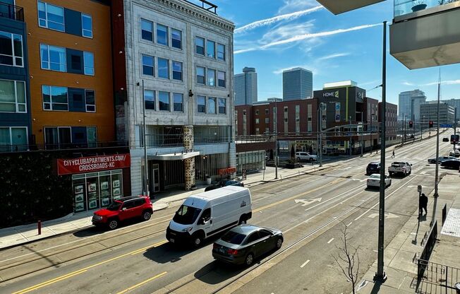 1 bed, 1 bath, 726 sqft, $1,460, Unit 210