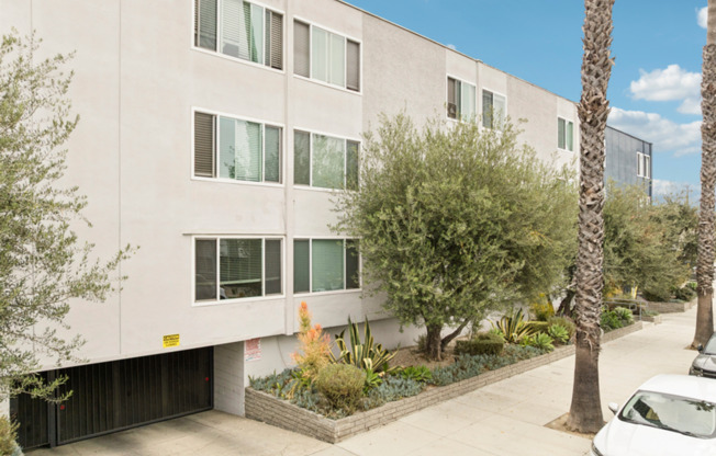 2 beds, 2 baths, 1,050 sqft, $2,995, Unit 43