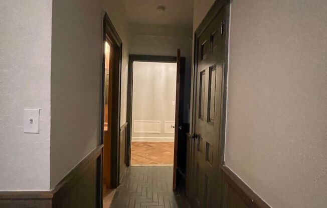 3 beds, 2.5 baths, 2,130 sqft, $3,024, Unit 1200