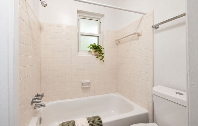 2 beds, 1 bath, 987 sqft, $1,399, Unit 2288-02