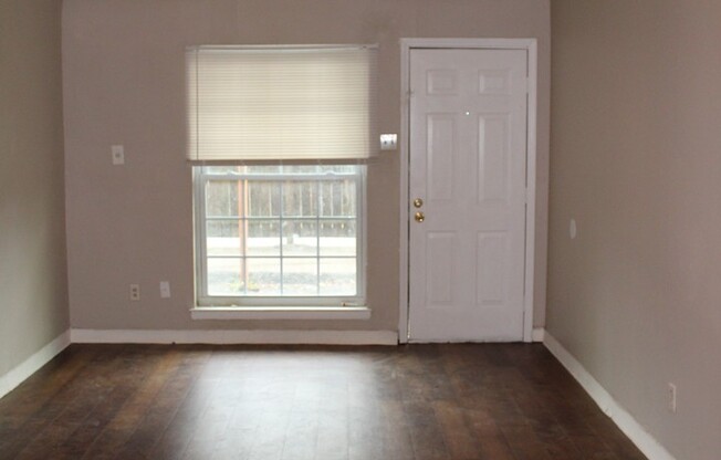 2 beds, 1 bath, 800 sqft, $879, Unit Unit #1