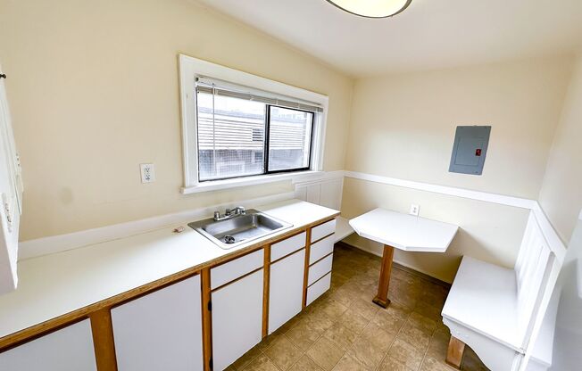Studio, 1 bath, 455 sqft, $1,395, Unit 1519-304