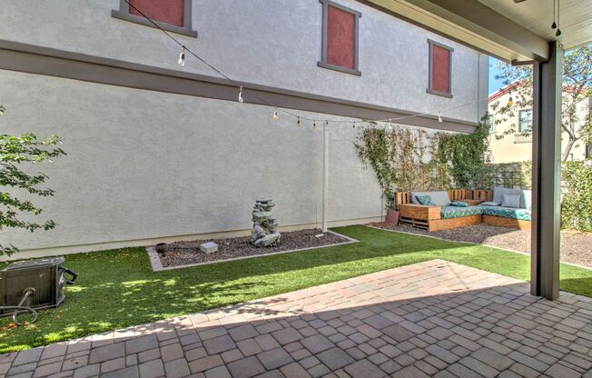 3 Bedroom + 2.5 Bathroom + Loft + 2 Car Garage + Community Pool in Mesa!