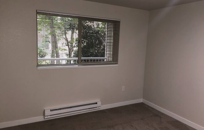 1 bed, 1 bath, 570 sqft, $1,750, Unit 112D