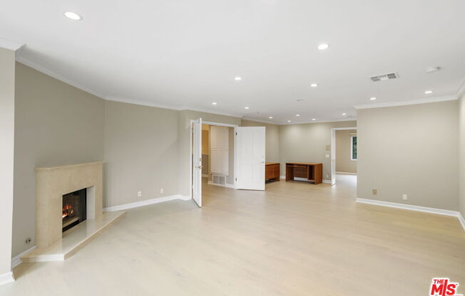 5 beds, 6 baths, 5,290 sqft, $12,000