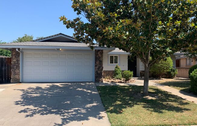 Charming Home in Sherwood neighborhood