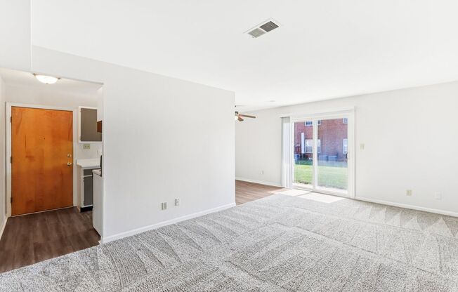 1 bed, 1 bath, 710 sqft, $829, Unit 34