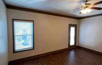 2 beds, 2 baths, 1,052 sqft, $1,045, Unit 82