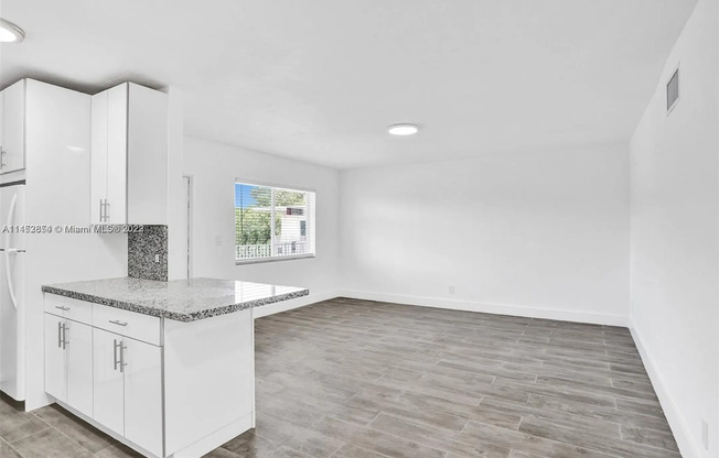 1895 Venice Park Dr