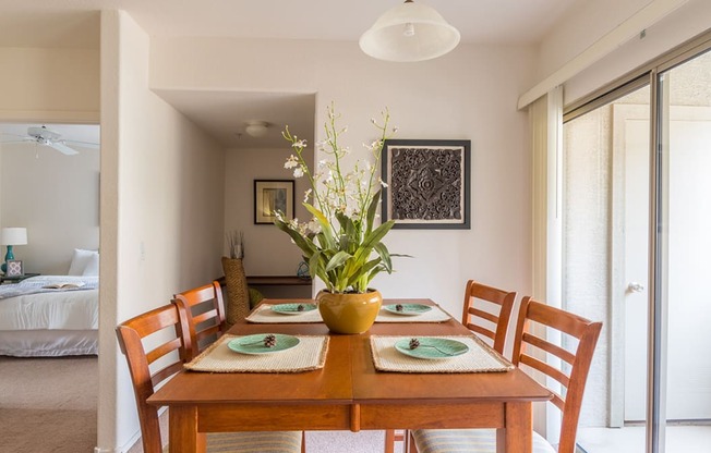 Desert Sands dining area near back sliding door. 