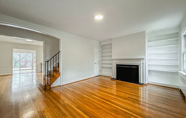 Stunning 4 Bed 3 Bath Tudor-style Brick Townhome In Desired Foxhall