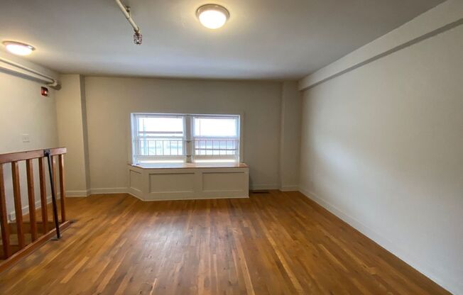 3 beds, 2 baths, 1,100 sqft, $2,115, Unit Unit 13