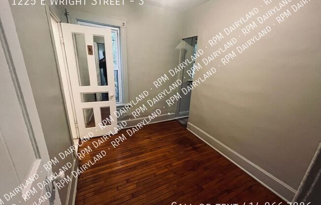 1225 E WRIGHT ST
